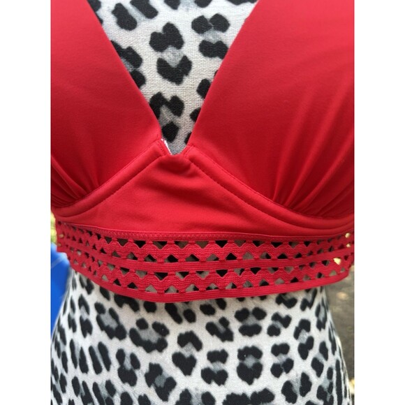 Women's Elastic Trim Triangle Bikini Top Shade & Shore Red size 38D Halter New - Picture 9 of 13